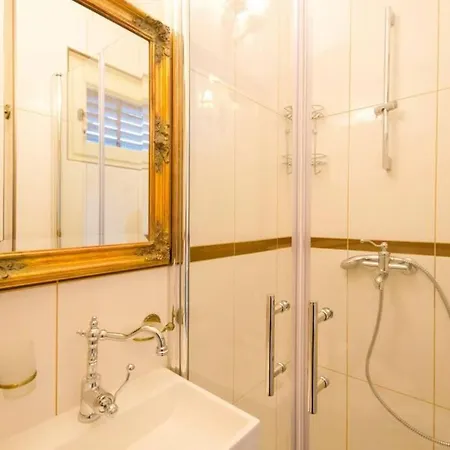 Studio Centener Rustico Gold Apartment